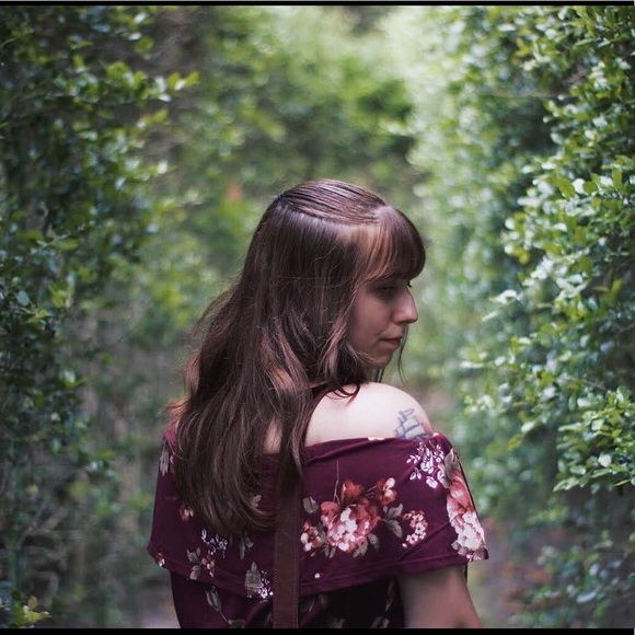 Meet your Posher, Amanda - Picture 1 of 2